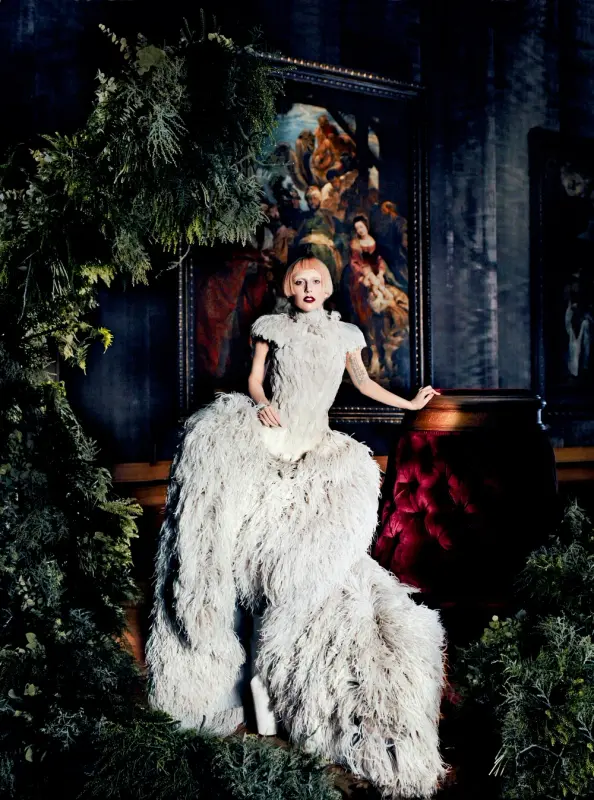 Vogue-2011-04.webp