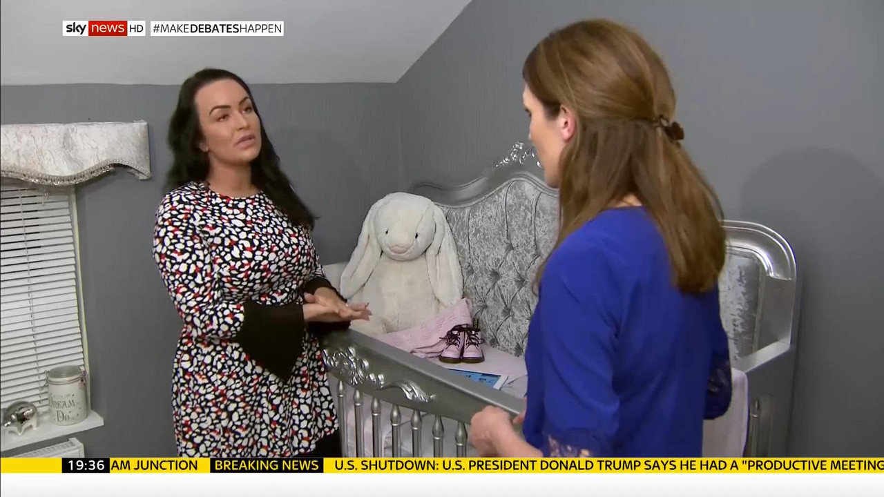 04 January - 19.00.00 - Sky News Tonight. Reports and lively deb