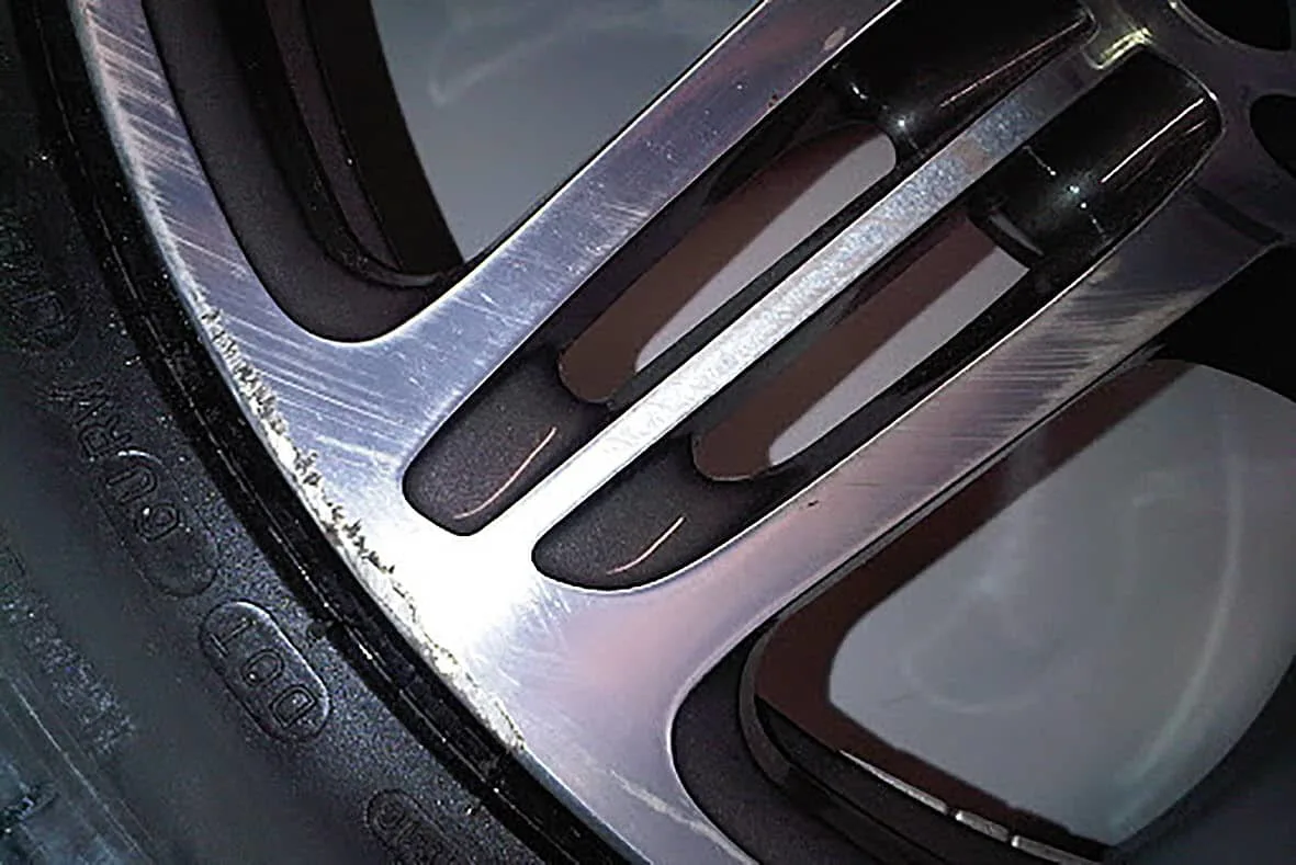 Réparation de jante frottée à Chanas