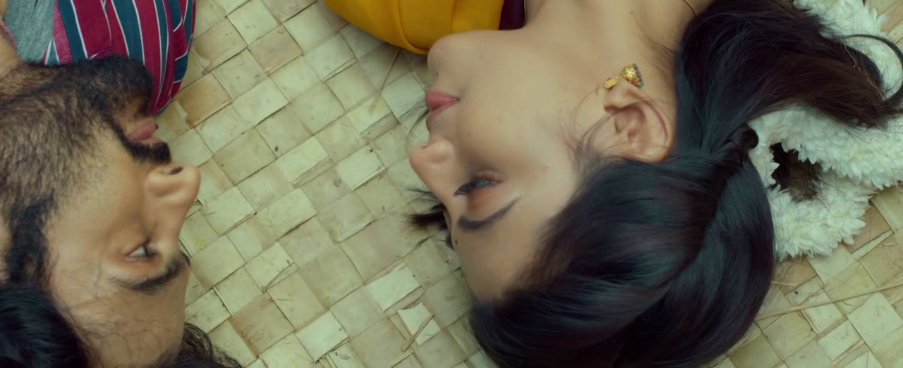 Kayal Anandhi-  Hot  Intimate Scene - Sridevi Soda Center  (17)