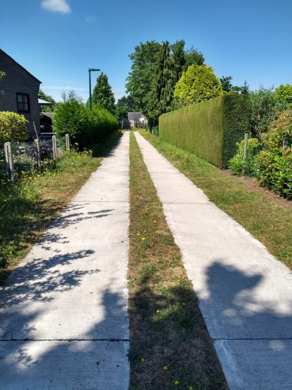 Voorbeeld oprit met stelconplaten