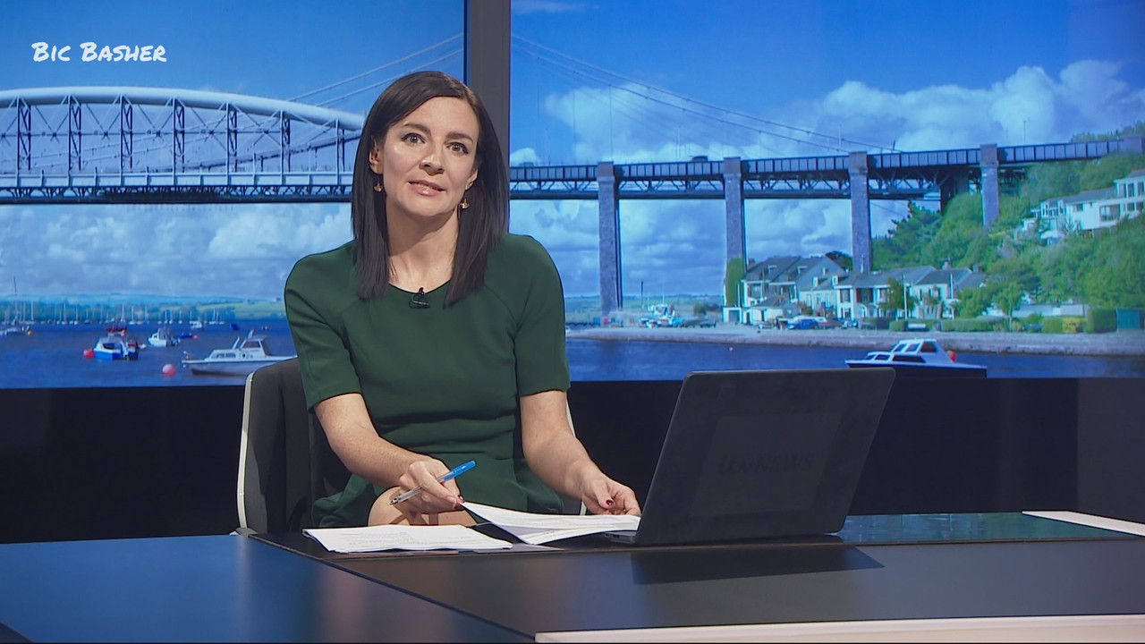 06.29 - 19.45.00 - ITV News West Country. Breaking news and current s....ts_snapshot_16.55.325