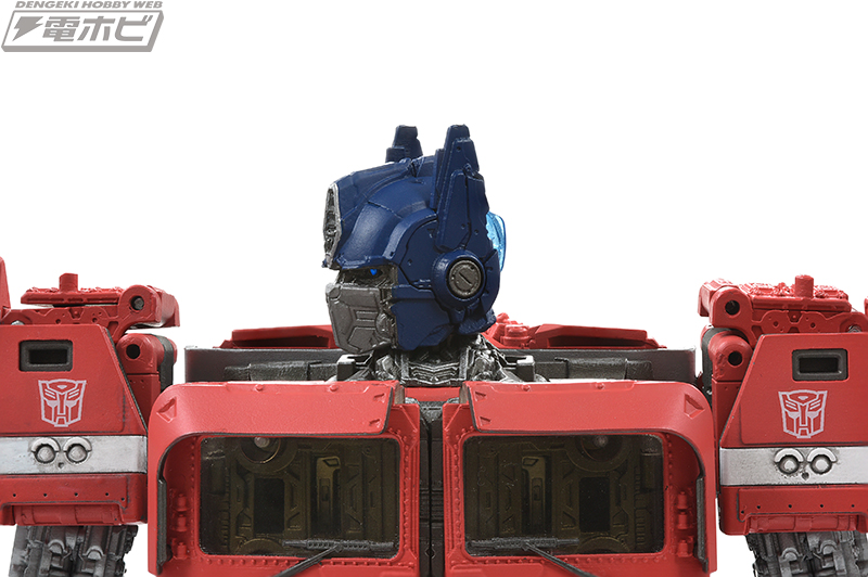 Masterpiece-MPM-12-Bumblebee-Movie-Optimus-Prime-11