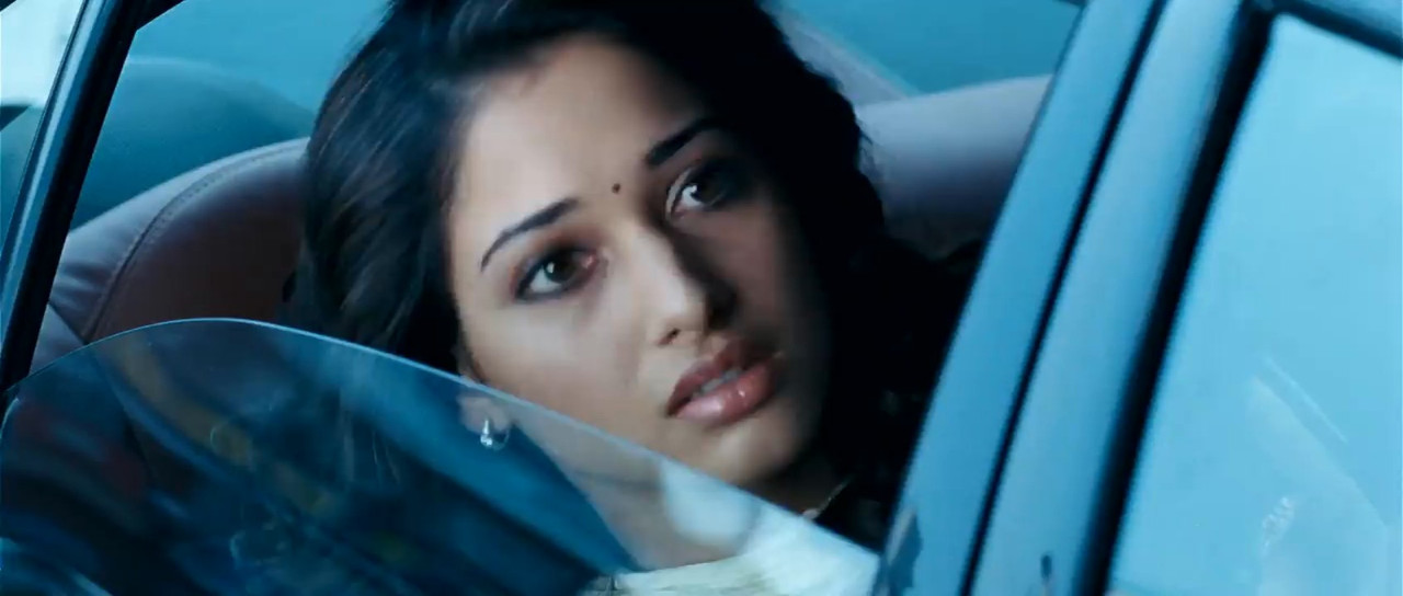Paiyaa 2010 BluRay [Tamil] 480p, 720p ESub Screenshot