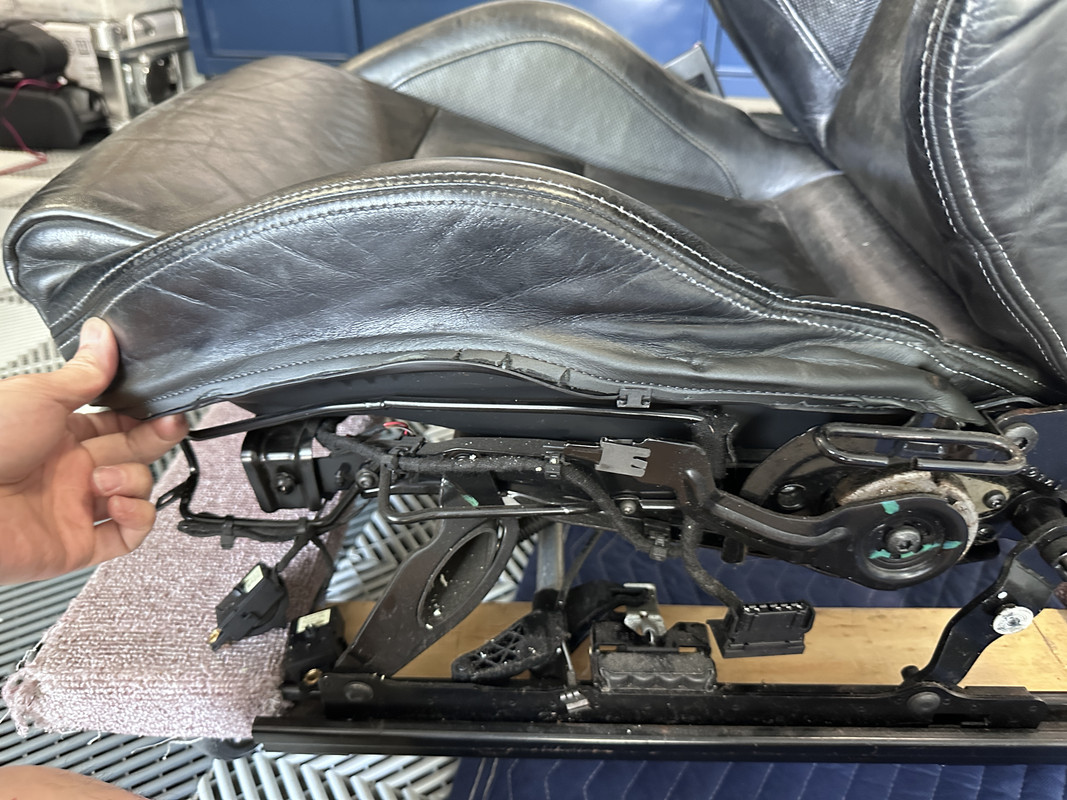 Wingback_assembly_25