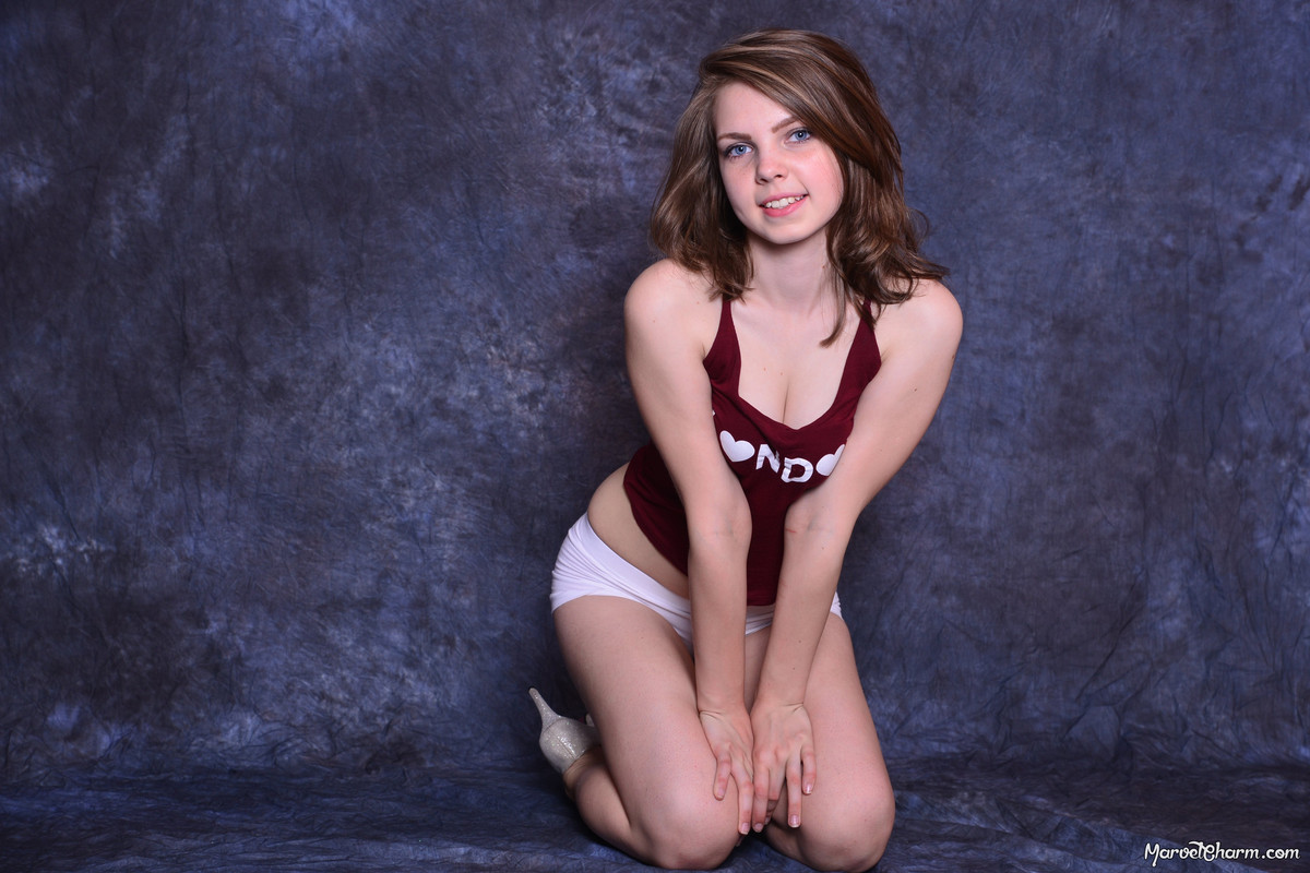 MarvelCharm_Rebecca-First-Time-Topless-099