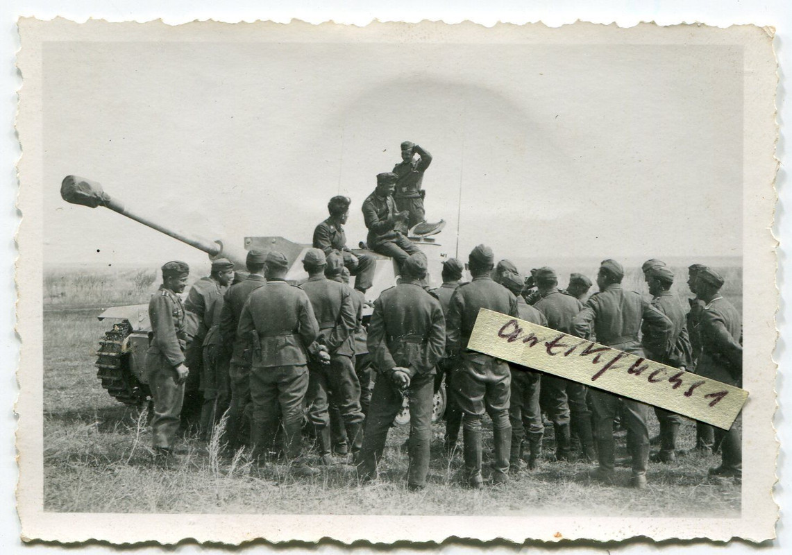 Panzer-Sturmgeschütz Langrohr an der Front im 2.