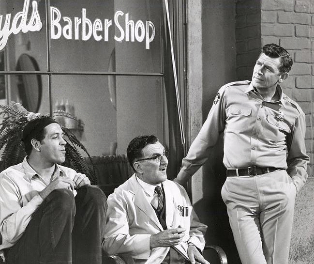 STAR-TREK-ANDY-GRIFFITH-SHOW-FLOYDS-BARBERSHOP-2-FOTOR.jpg