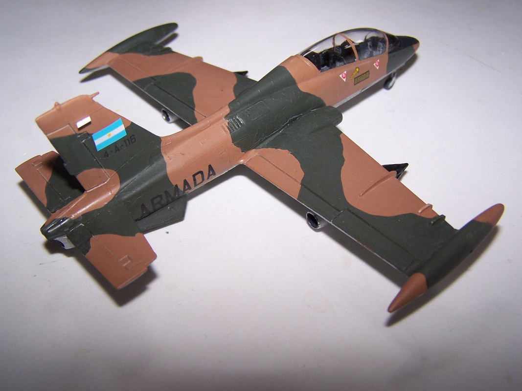 SuperModel_Aeromacci_MB339A-RS