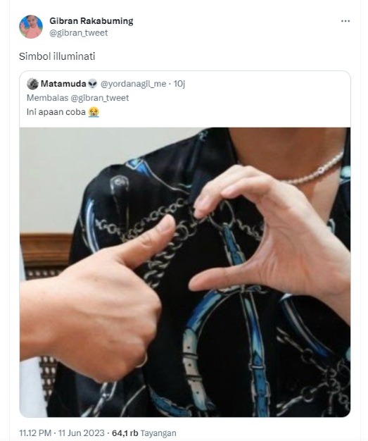Gibran Rakabuming pamer foto bareng Zayyan dengan pose kocak hingga jadi sorotan warganet.