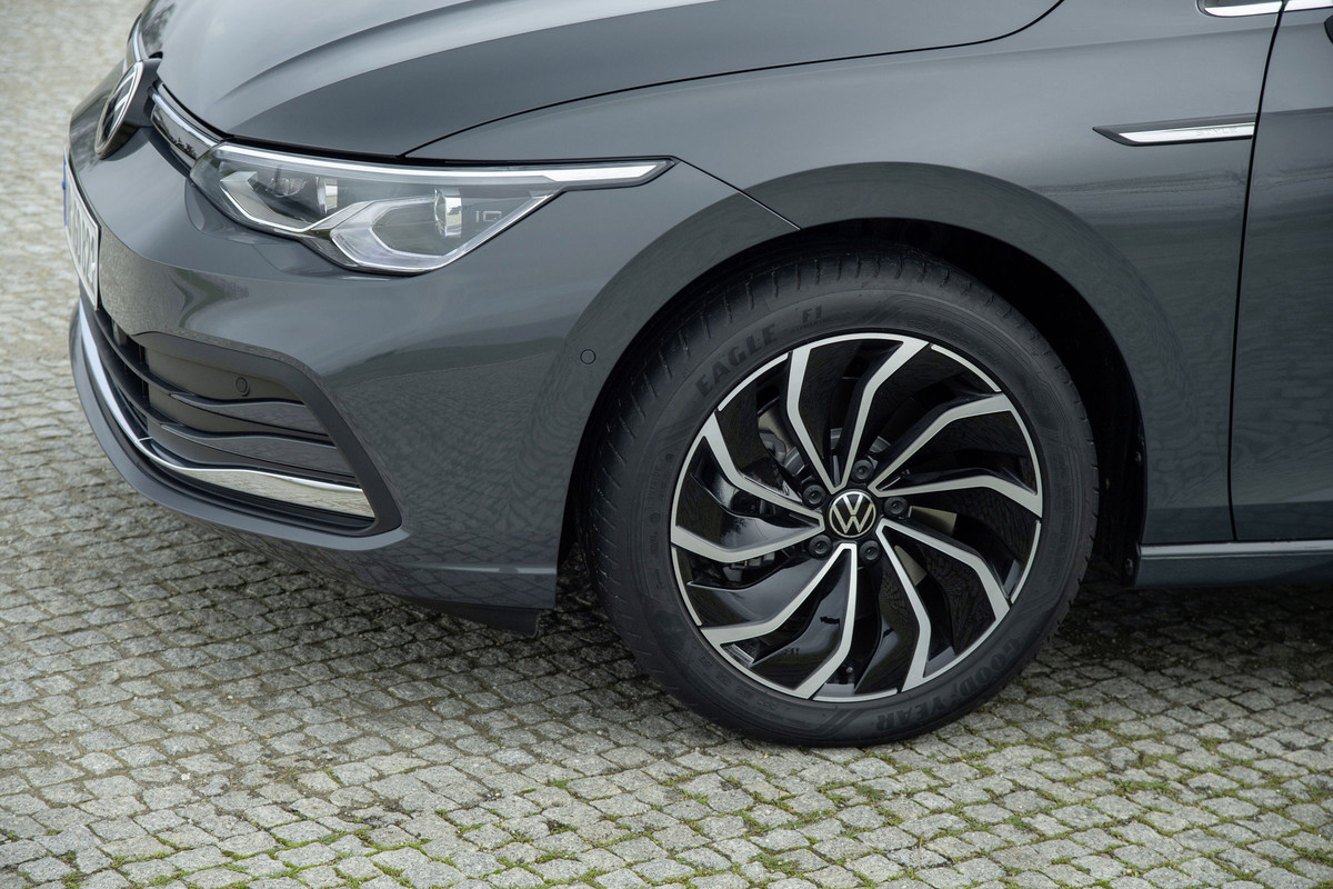 DB2019AU02020_overfull