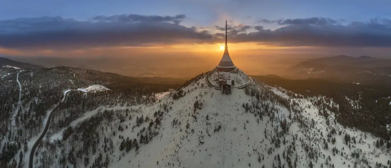 i-14 Гора Ештед символ Либереца и шедевр современной архитектуры