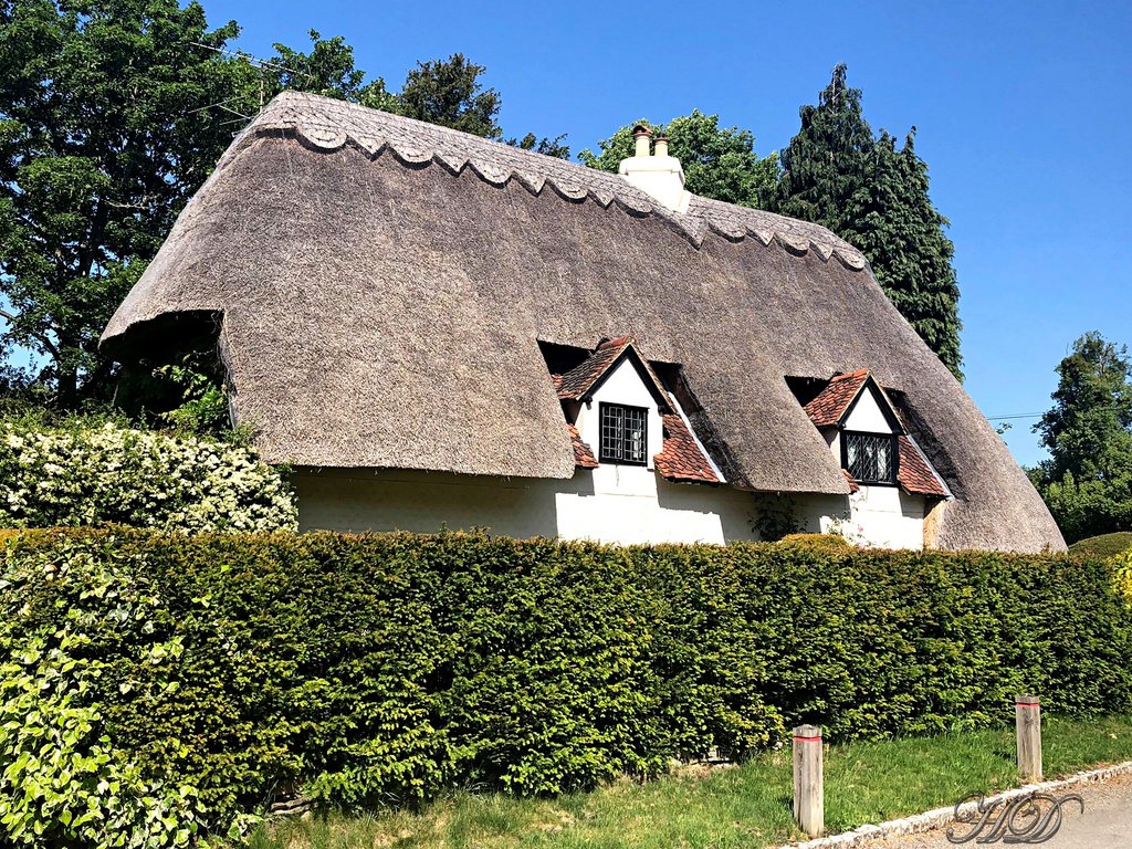 house-thatched-village-cottage-2-HD.jpg