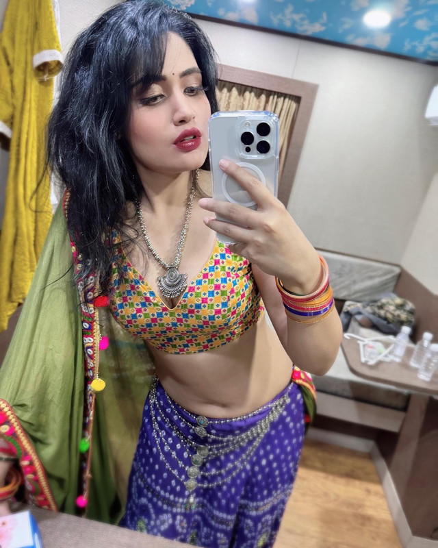 Manvi Chugh Ullu Actress Showing Boobs And Pussy Live Streams  