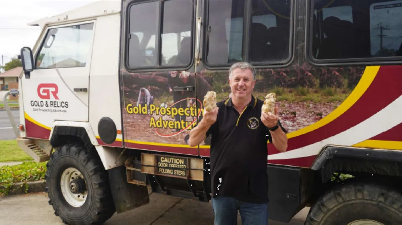 Aficionado en Australia le pega al gordo, halla roca de oro de 160 mil dólares