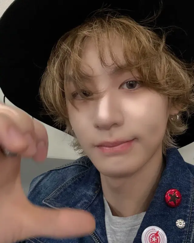 weverse_20250526160554-1_copy_1852x2316