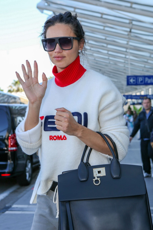 adriana-lima-at-nice-airport-05-18-2018-2