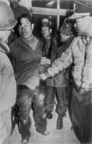 Blue-House-raid-05-Kim-Shin-Jo-03.jpg
