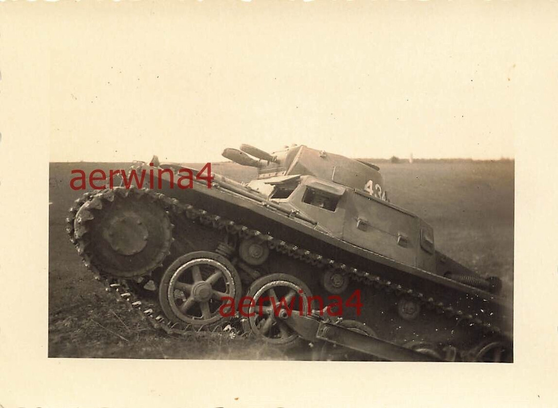Panzer I der Panzer - Regiment 2 im Gelände bei Eisenach