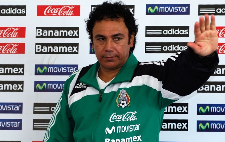 Hugo Sánchez se ofrece como presidente de la Selección Mexicana