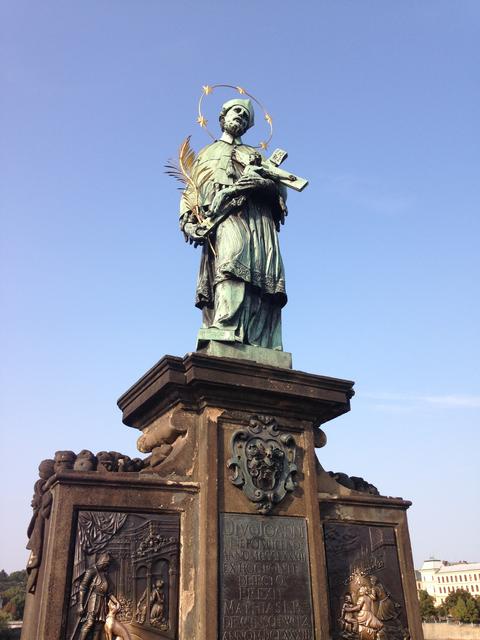Praga: ed. danzante, Josefov, plaza ciudad vieja, puente Carlos e Isla Kampa - Viena - Bratislava - Praga (22)