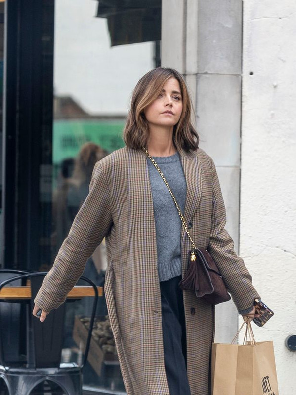 1_Jenna-Coleman-Brunette