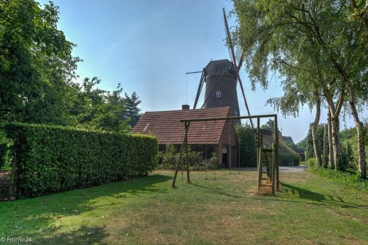 8460d45abfc843cba01873931a3d7c35