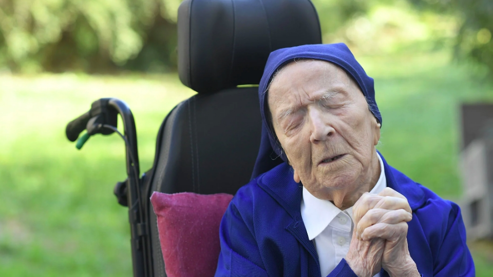 Vivió 118 años: Muere la mujer más longeva del mundo; sobrevivió incluso al Covid-19