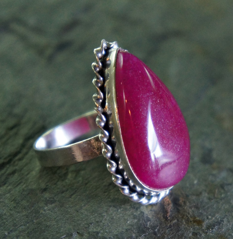 magenta-ruby-665250-1280.jpg