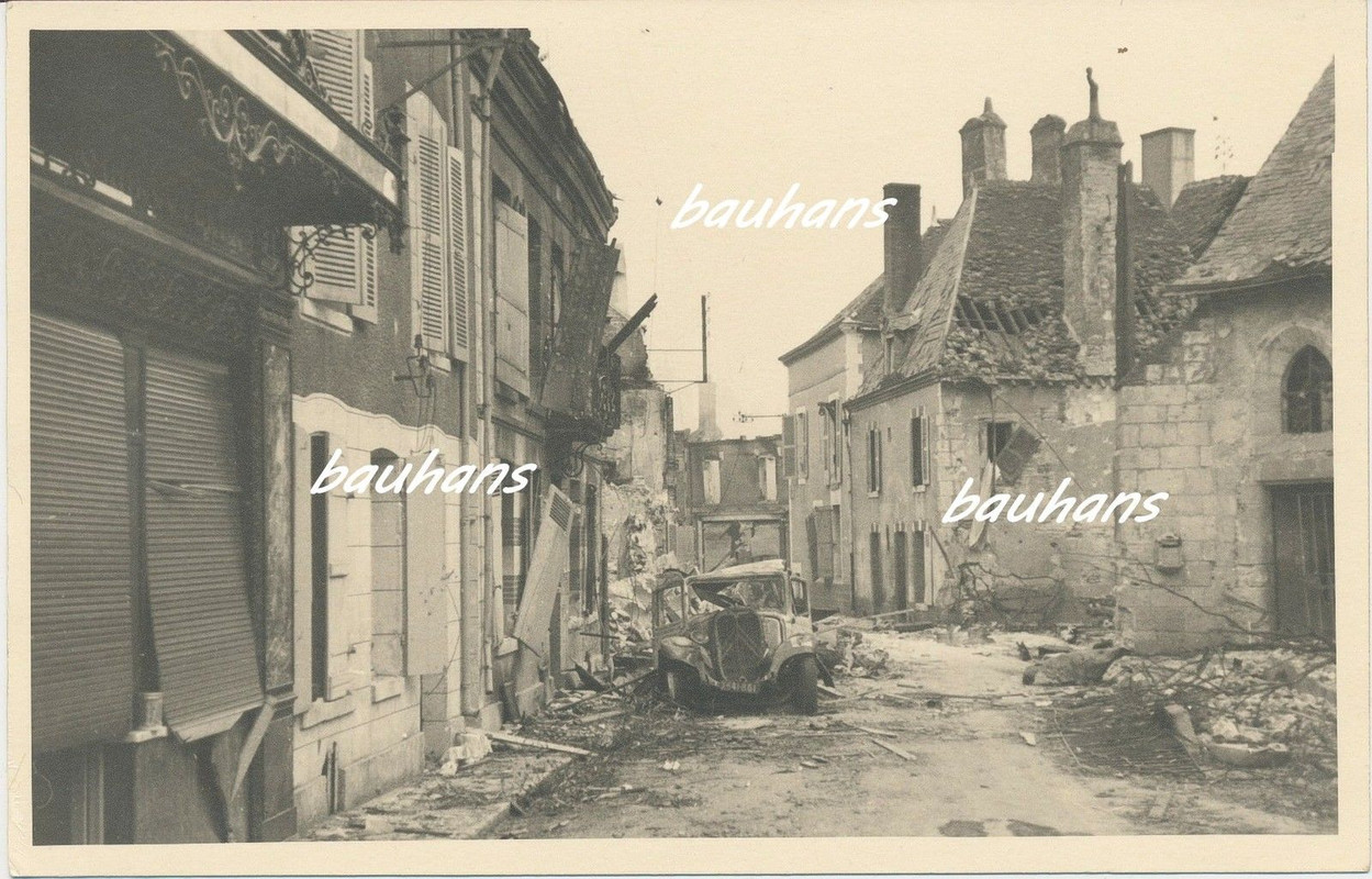 Foto Frankreich-Sully-Sur-Loire 1940 zerstörte H