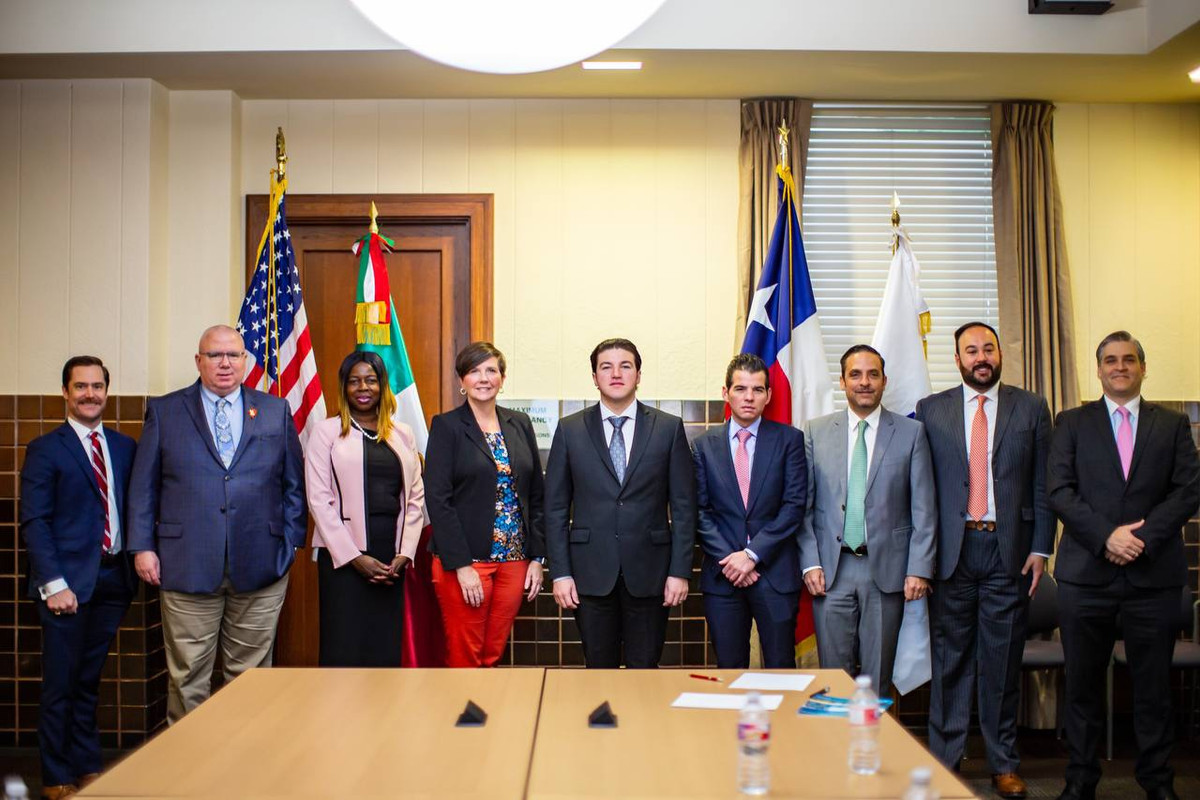 Samuel García presentó al gobierno de Texas proyectos carreteros