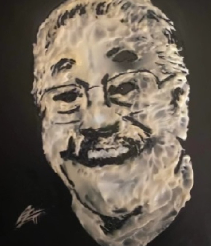 Joven dibuja a Pedro Sola con mayonesa, recordando el error que cometió