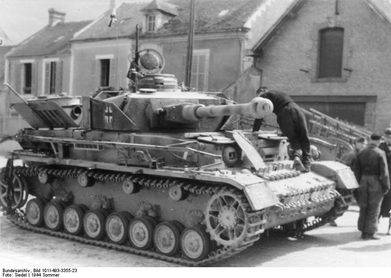 Un Panzer IV de la división estacionado en Rouen, el 21 de junio de 1944