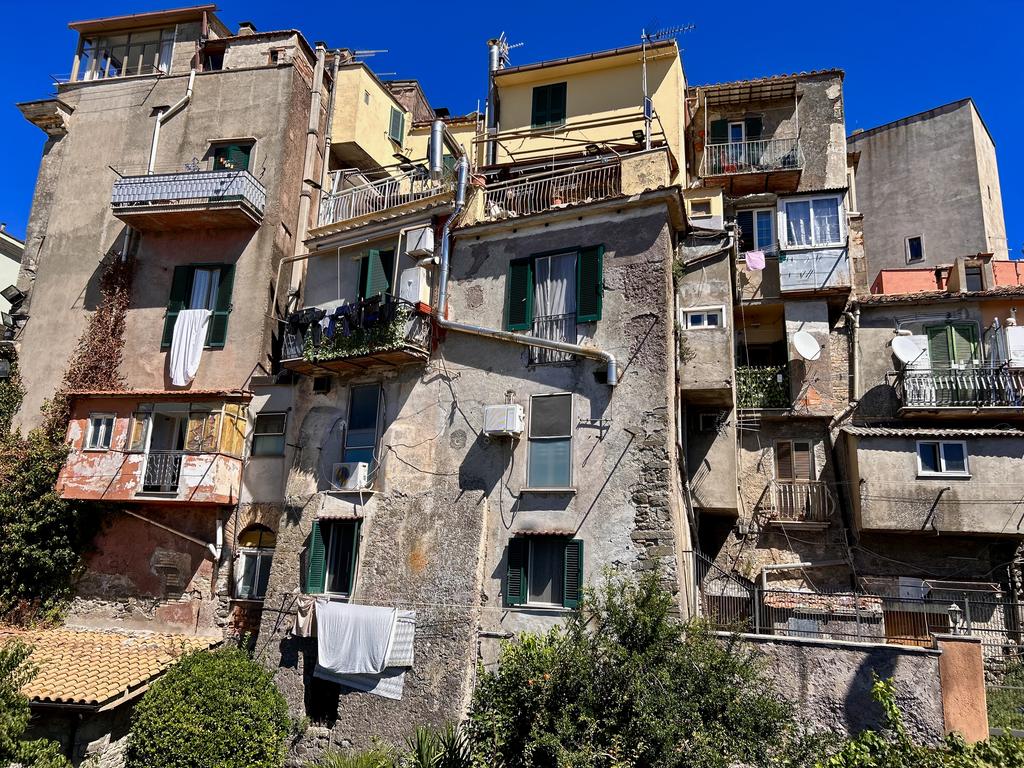 Жаркий сентябрь на побережье Тирренского моря.