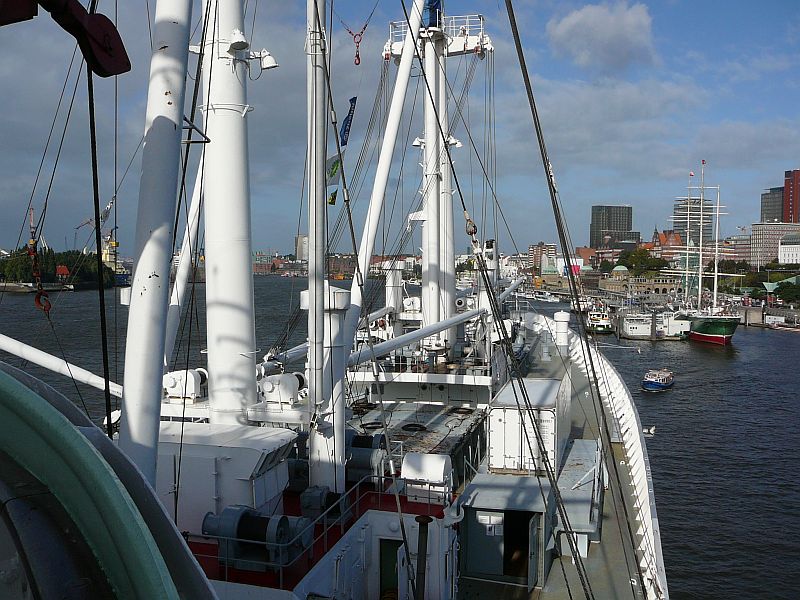 Cap-San-Diego-Ham-Fore-1-Deck.jpg