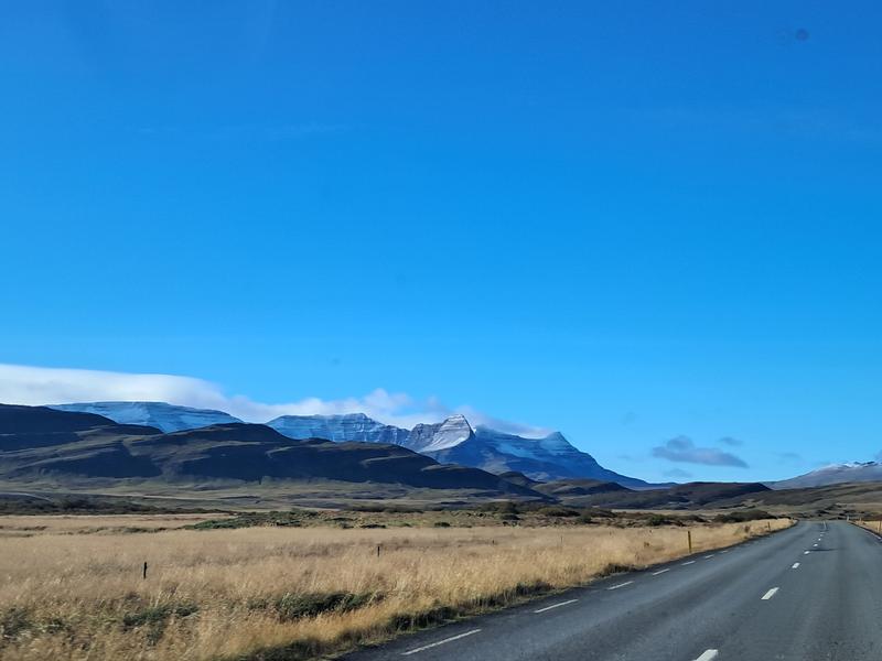 Del agua que brota de la lava al asfalto de la capital - Islandia, donde la tierra ruge. (9)