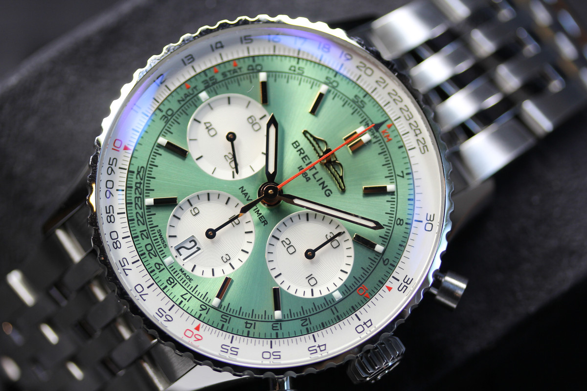 Breitling Navitimer - AB0139 - Mint Green - Chronograph - Complete