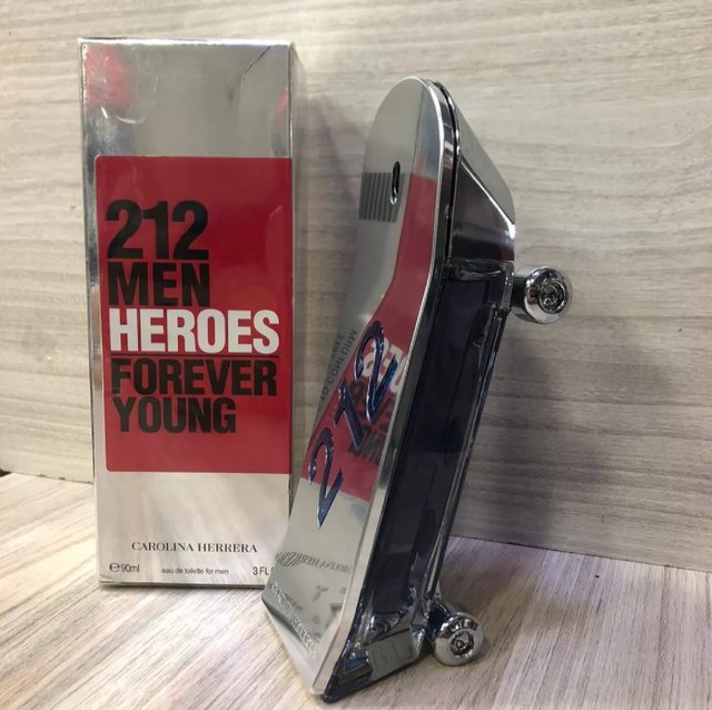 212 Men Heroes Carolina Herrera EDT – Perfume Masculino 90ml