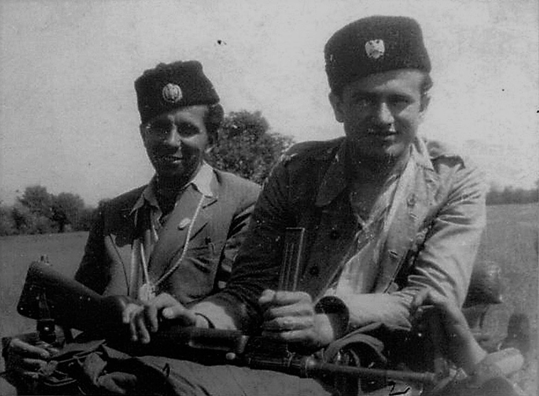 [Слика: Copy-of-Copy-of-mp41j.jpg]