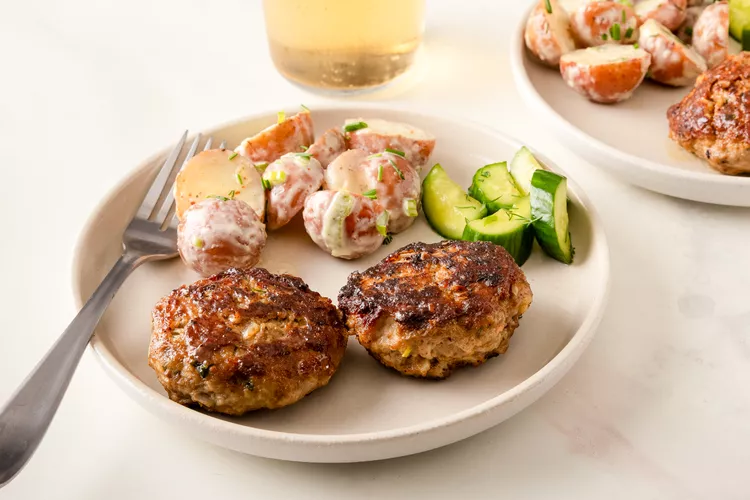 superyumy frikadellen german meatballs lead 4 58f425e1374d48168ec26013f3696a70