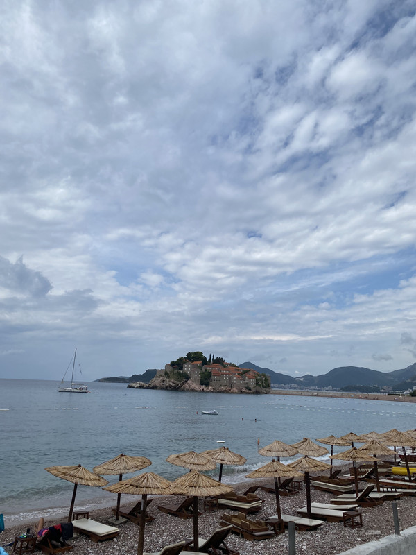 C8E5D6A7-EC21-4AF7-B4E7-BA4D6F641947