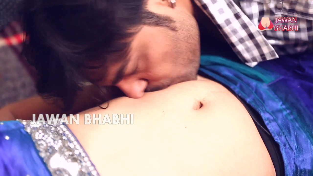 Garam Bhabhi Ki Bra Utari Tailor Ne.mp4_snapshot_07.05_[2021.09.25_15.54.51]