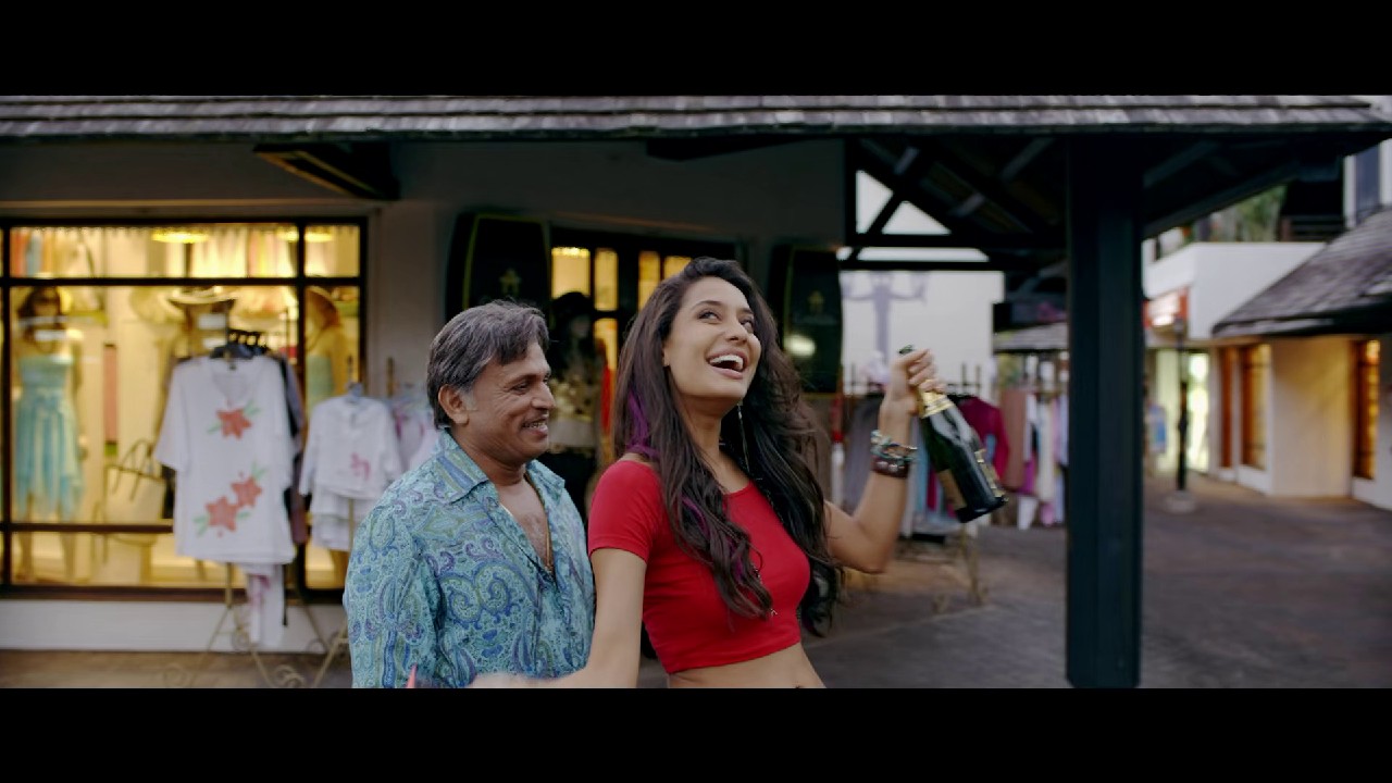 The-Shaukeens-2014-AMZN-WEB-DL-Hindi-1080p-HEVC-DDP-2-0-ESub-mkv-0005