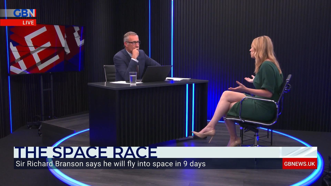 Space race Branson and Bezos will fly to space.mp4_snapshot_04.39_[2021.07.02_23.14.48]