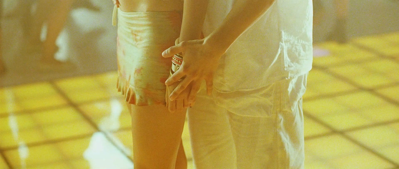 Anushka Sharma - Ladies Vs. Club Scene.mkv_20200818_202736.837