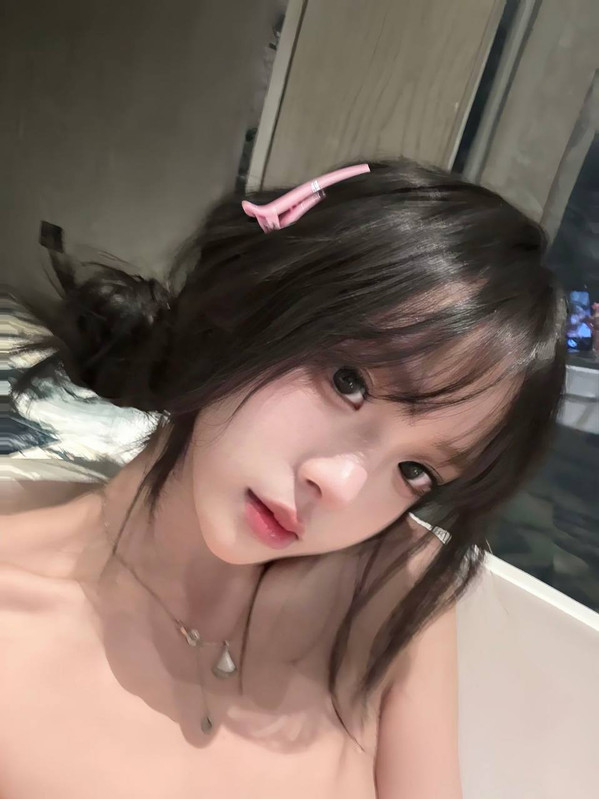 台北外約自然女友感美女形象照片