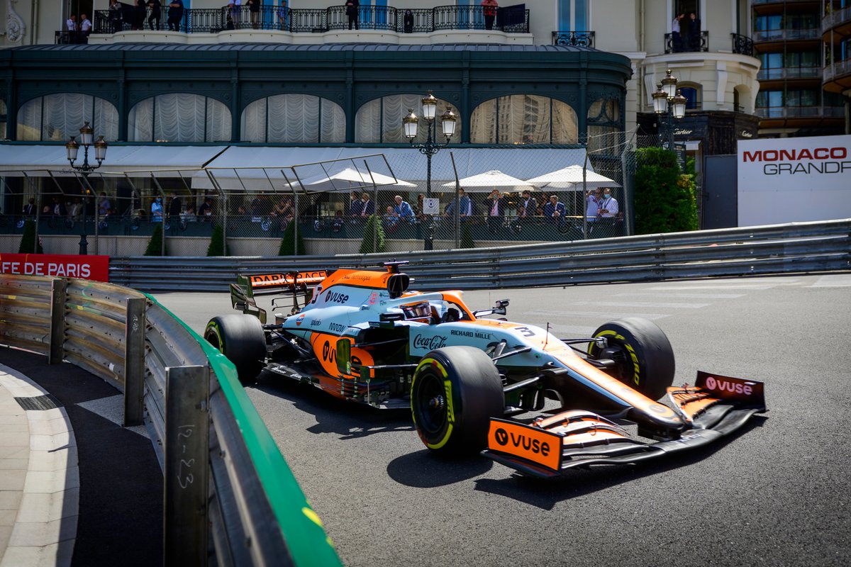 daniel-ricciardo-mclaren-mcl35-1 (2)