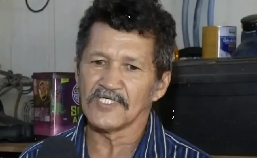 Taxista recibe por error millones de pesos y su reacción se vuelve viral