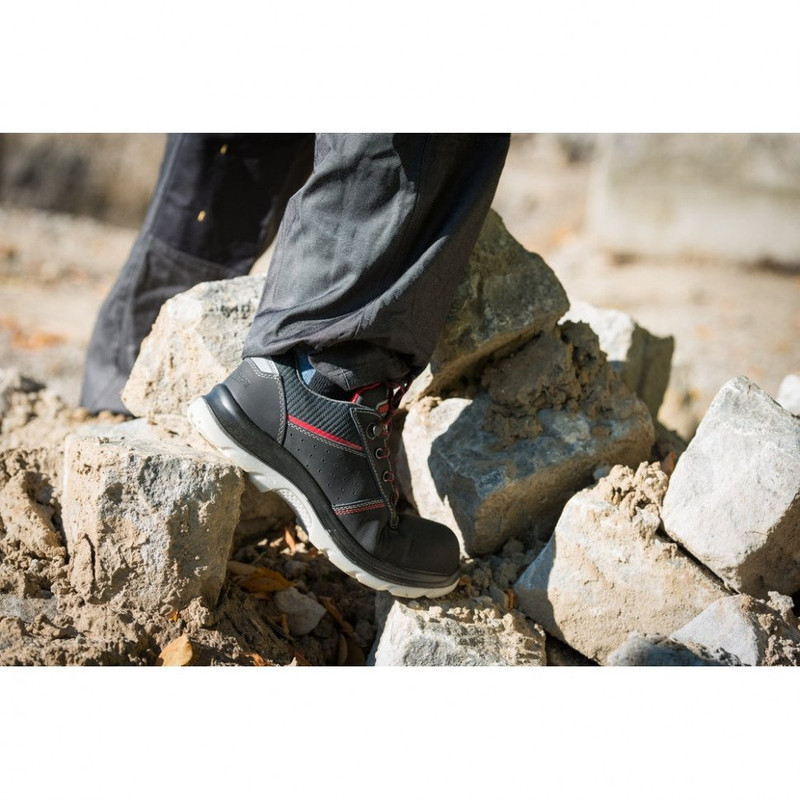 Захисний комфорт і витривалість у кожному кроці