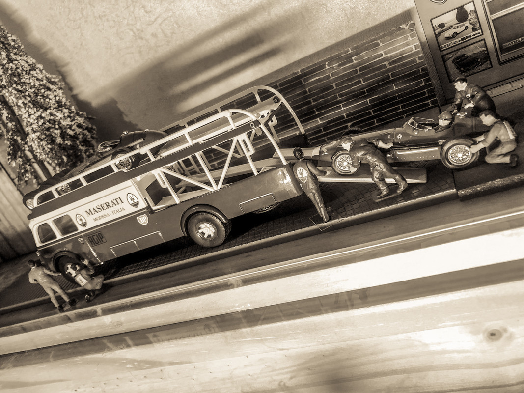 ABB5FFB9-8673-421E-88C7-3879CD56F5FB